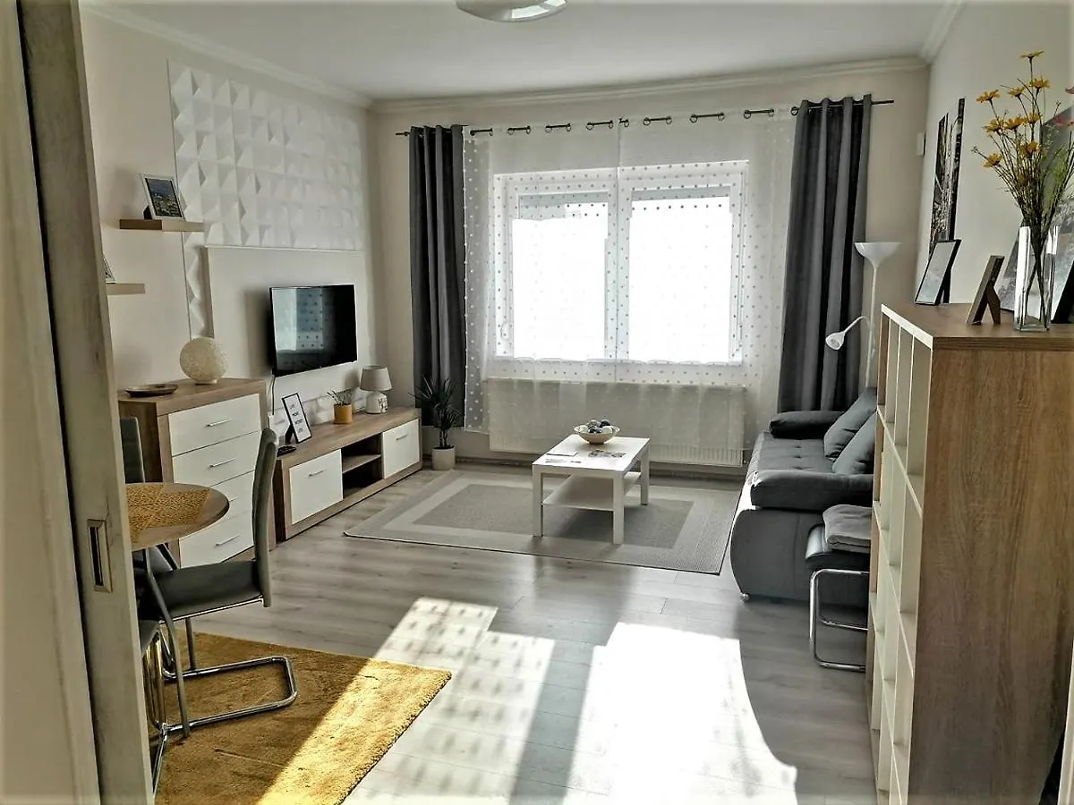 Sweet Central Apartment ,In The City Center Eger