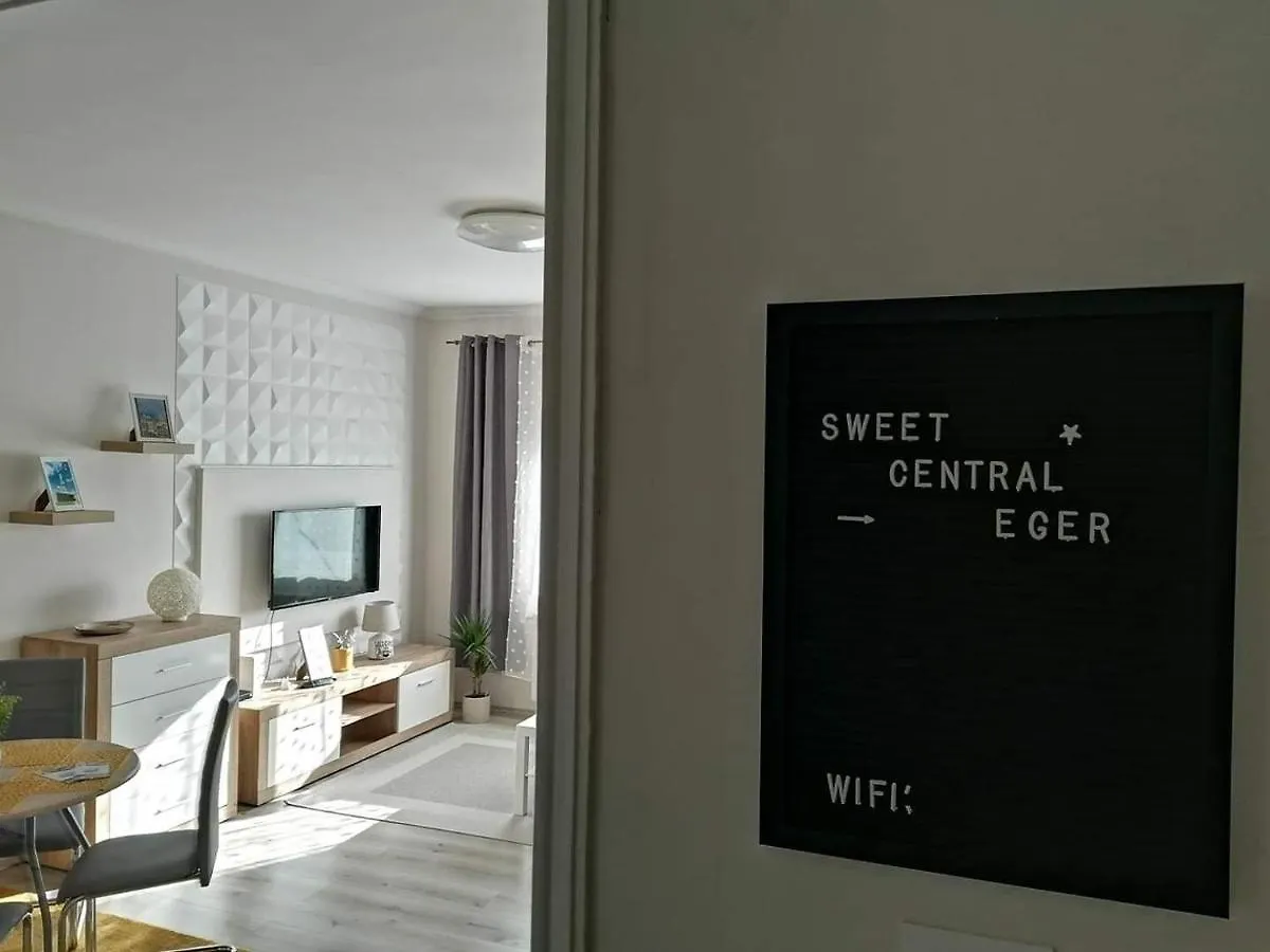 Sweet Central Apartment ,In The City Center Eger