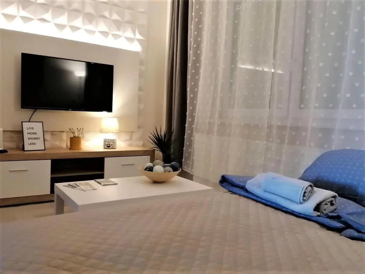Sweet Central Apartment ,In The City Center Eger