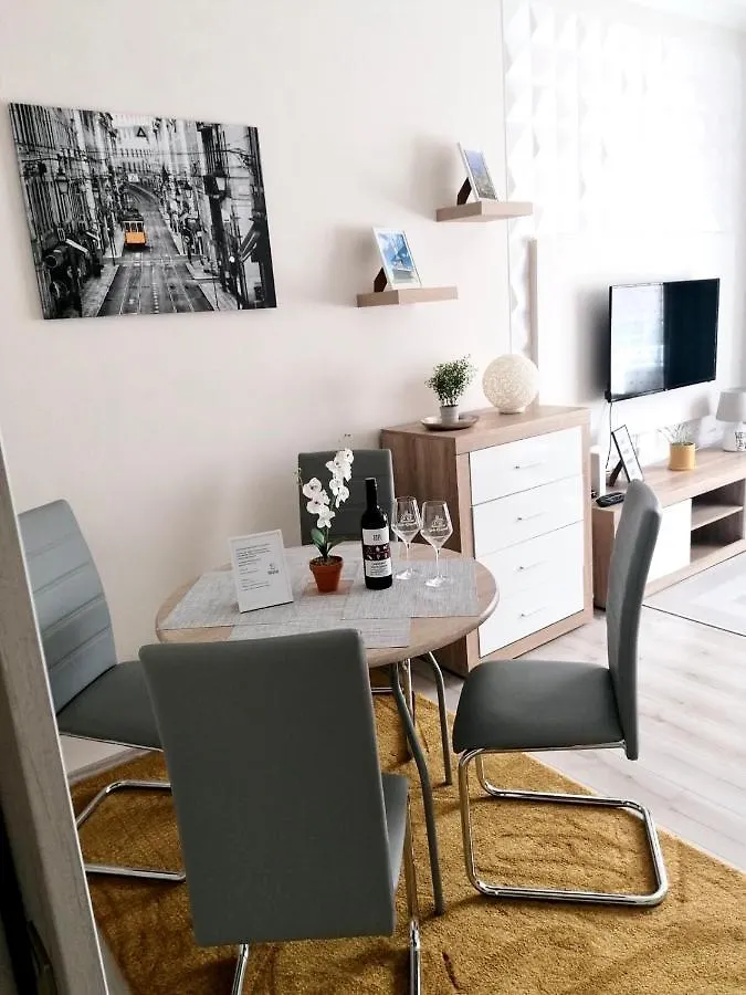 Sweet Central Apartment ,In The City Center Eger 0*,