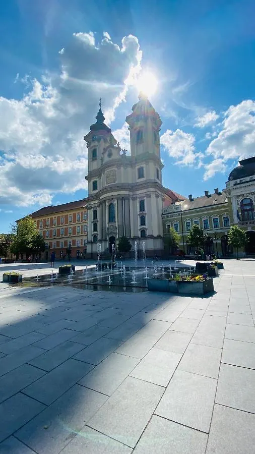 Sweet Central Apartment ,In The City Center Eger